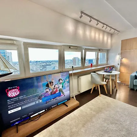 Metro X2 Fast Wifi 400 Mbs 70'tv Netflix Hbo Max Appletv+ Disney+ Apartament Warszawa